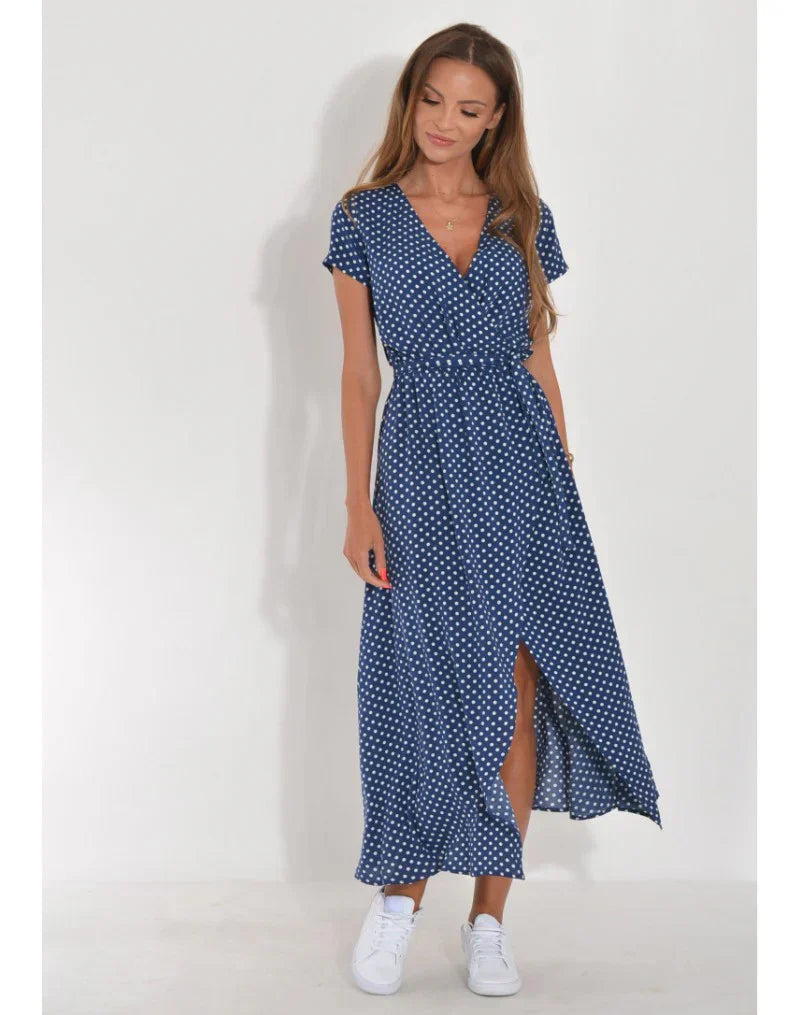 Julia | Elegant Dress with Sweetheart Neckline and Figure-Flattering Cut